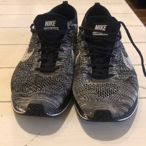 Nike Flyknit Racer OREO